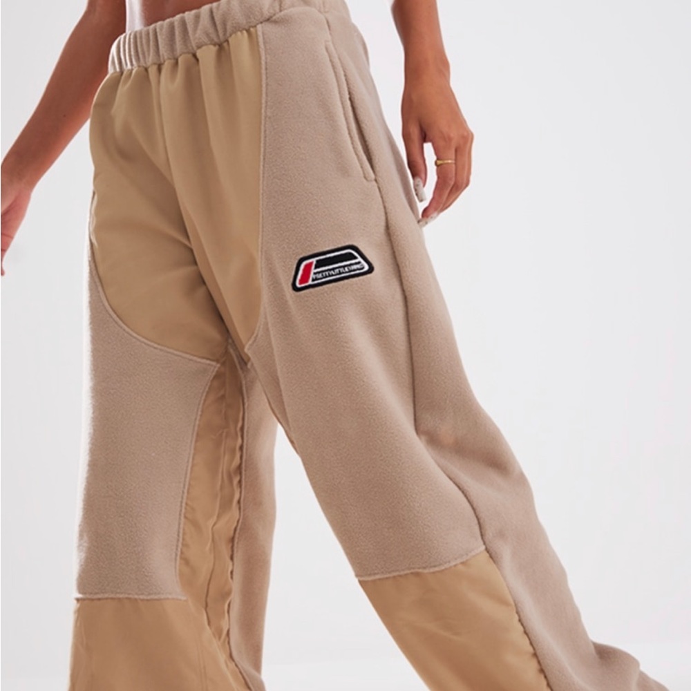 PRETTYLITTLETHING Stone Fleece Panelled Sweatpants